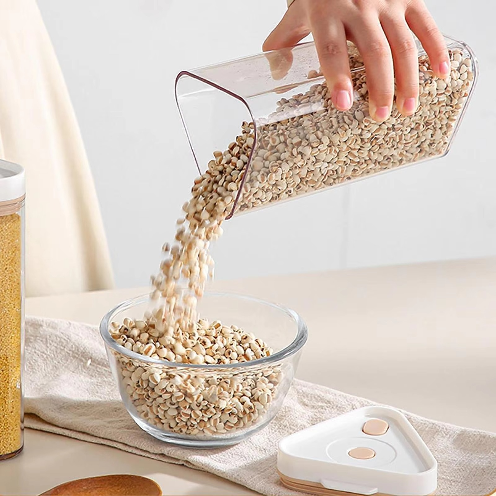 6-Grid Rotating Cereal Dispenser